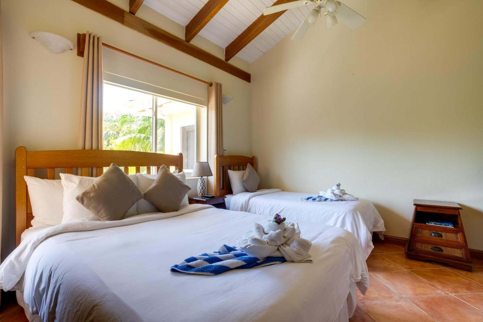 Laru Beya Resort Placencia Esterno foto